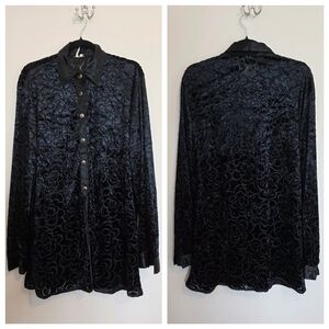 Chic Black Floral Velvet Tunic.